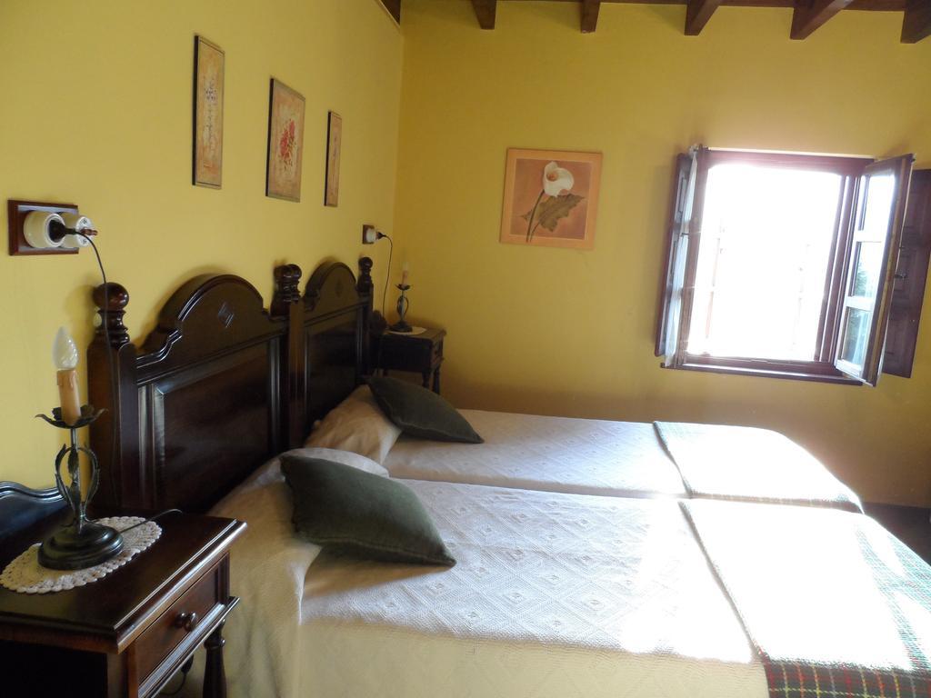 Casa El Campu Guest House Infiesto Room photo